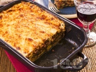 Домашна мусака с патладжани, телешка кайма, сирене моцарела и заливка от яйца и кисело мляко